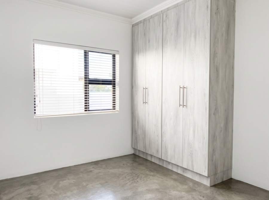 To Let 3 Bedroom Property for Rent in Golden Mile Western Cape